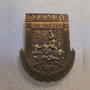 Disney Gold Cast Exclusive Pin